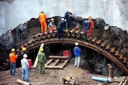芜湖隧道钢花管支护案例